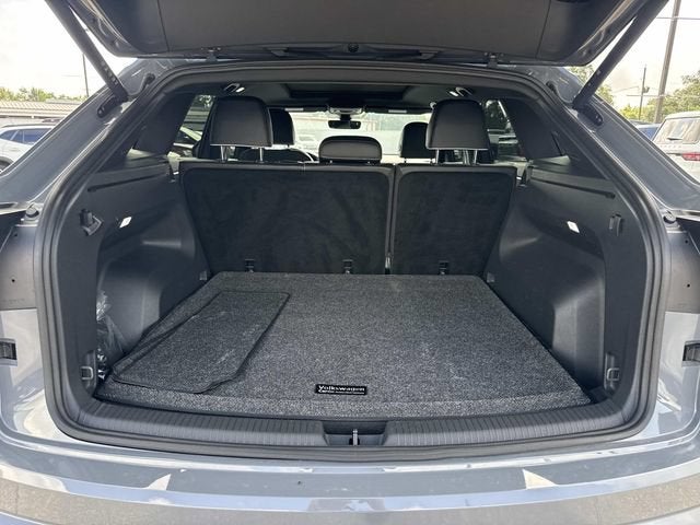 2024 Volkswagen Atlas Cross Sport 2.0T SEL Premium R-Line