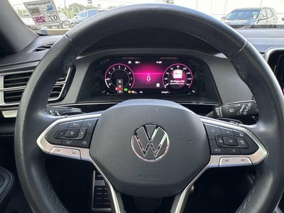 2024 Volkswagen Atlas Cross Sport 2.0T SEL Premium R-Line