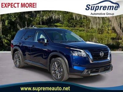 2024 Nissan Pathfinder SL