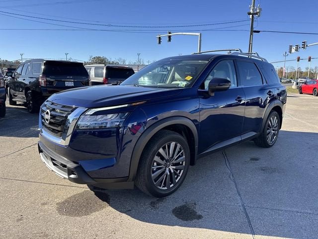 2024 Nissan Pathfinder SL