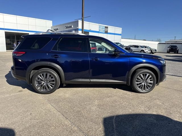 2024 Nissan Pathfinder SL