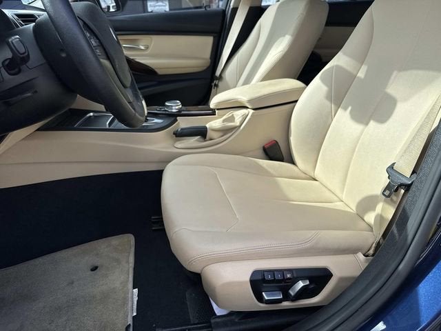 2017 BMW 3 Series 320i